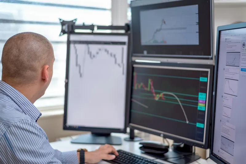 Outgunned by Data: How Institutional Traders See the Crypto Market Before You Do